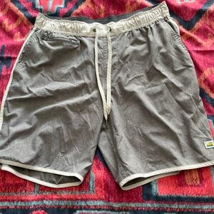 Vuori Men’s Gray Striped Athletic Shorts - Size Large